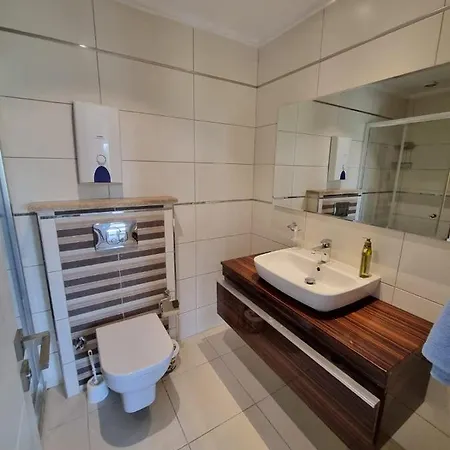 The Valley 2 Bedroom 아파트 *
